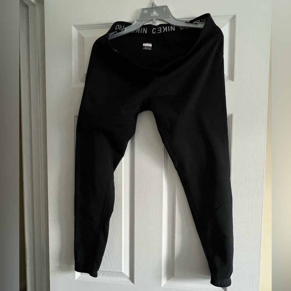 Nike Woman’s Black Leggings
